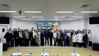 Заведующий кафедрой общественного здоровья, здравоохранения и социальной работы СГМУ Э.А. Мордовский представил вуз на Всероссийской научно-практической конференции в Якутске