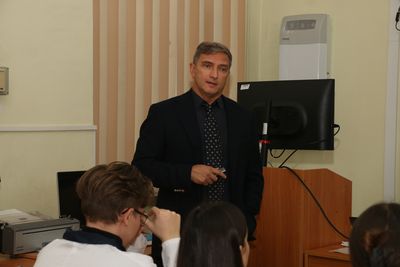 Директор Института хирургии СГМУ Б.Л.Дуберман прочитал лекцию о трансплантологии в рамках образовательной программы "Университетские субботы"