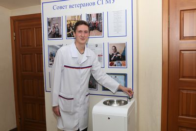 В главном учебном и административном корпусах университета установлены фонтанчики с питьевой водой