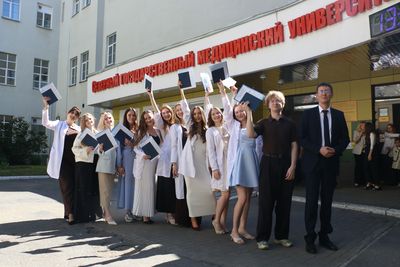 Выпускникам СГМУ 2026 года вручили дипломы