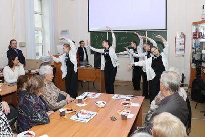 Студенты СГМУ устроили настоящий праздник для ветеранов университета в честь Дня пожилого человека