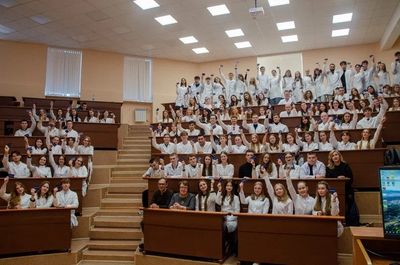 В минувшую субботу 106 первокурсников стоматологического факультета СГМУ получили студенческие билеты
