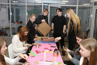 Студенты СГМУ - в поддержку бойцов СВО: делаем окопные свечи вместе