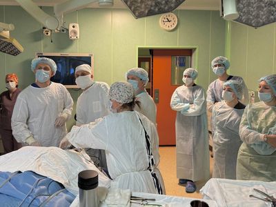 Завкафедрой общей хирургии СГМУ В.А.Кислов организовал мастер‑класс по хирургии ожирения совместно с одним из ведущих бариатрических хирургов России - А.Е.Неймарком